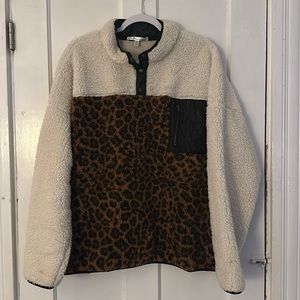 SEVEN 7 women’s pullover.